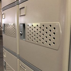6 Tiers ABS Plastic Lockers SS Size Ventilated Door
